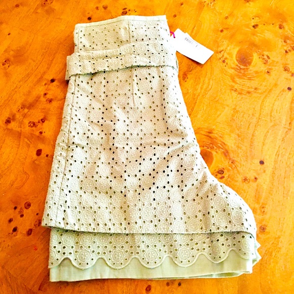 See by Chloe Pleated Eyelet Scallop Shorts Taupe 6 - Picture 5 of 7